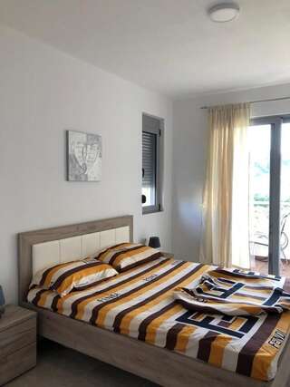 Гостевой дом Apartments Mersid Улцинь Стандартный двухместный номер с 2 отдельными кроватями-1